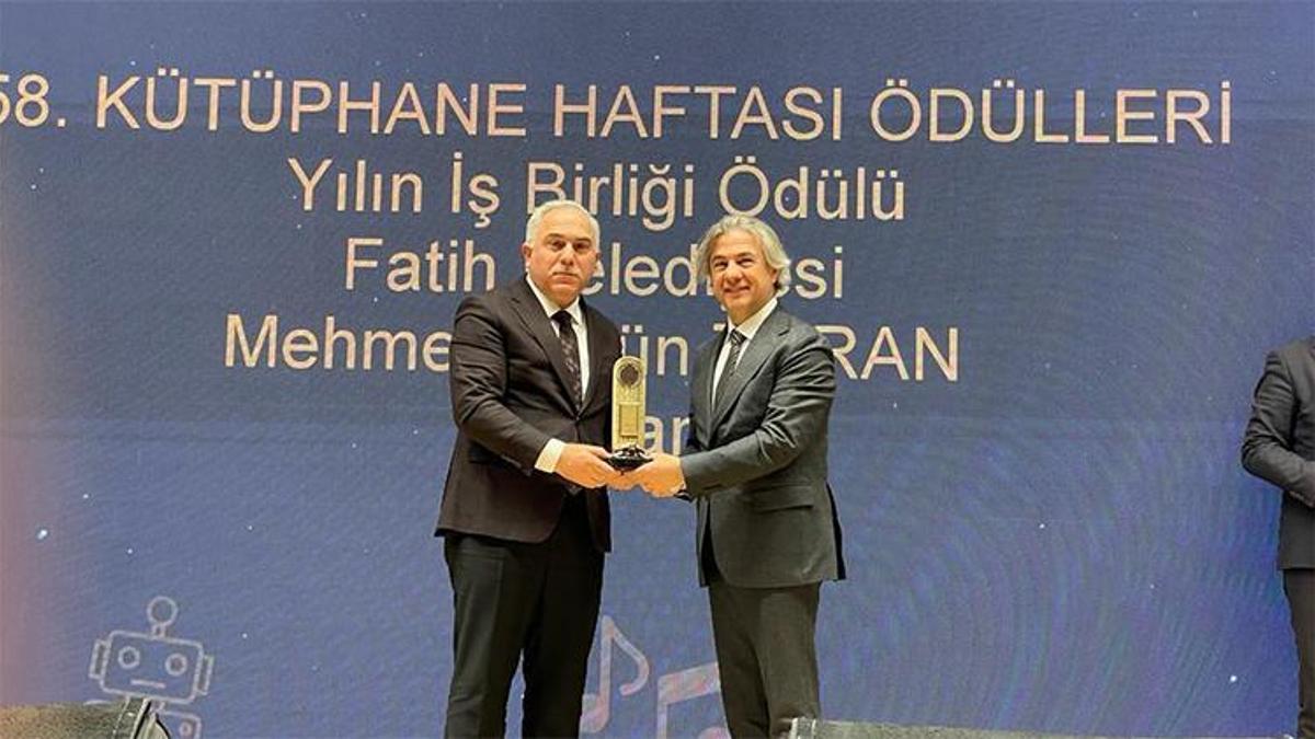 Kütüphane Haftası’nda Fatih Belediyesi’ne yılın işbirliği ödülü