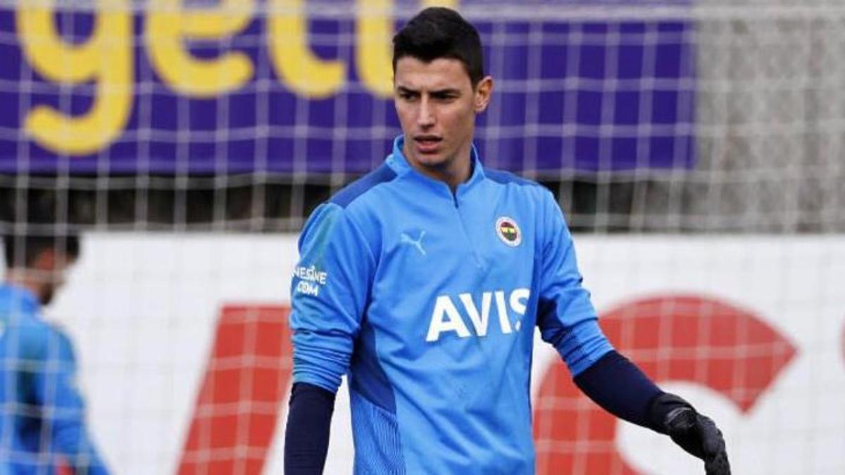 Beşiktaş, Fenerbahçeli ismi yakın takibe aldı!