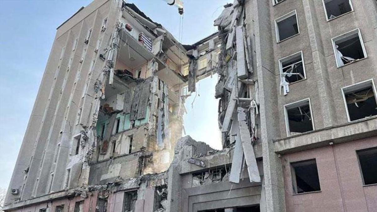 Mikolayiv’de vurulan valilik binasında can kaybı 28’e yükseldi