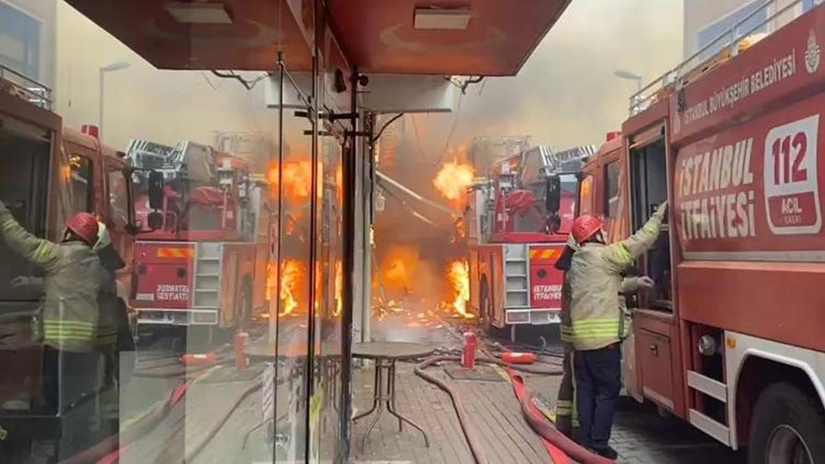 İstanbul'da kebapçıdaki yangın itfaiye aracına da sıçradı