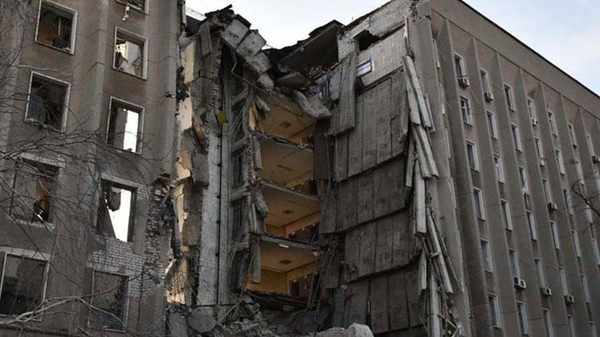Rusya'nın Mikolayiv’de vurduğu valilik binasında can kaybı 33’e yükseldi