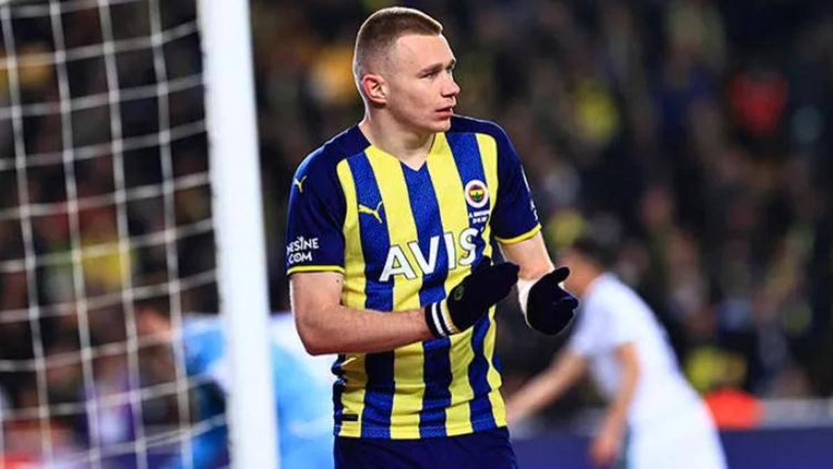 Fenerbahçeli yıldıza yoğun ilgi, talip sayısı 4'e çıktı! 14 milyon euroya Mourinho istemişti ama...