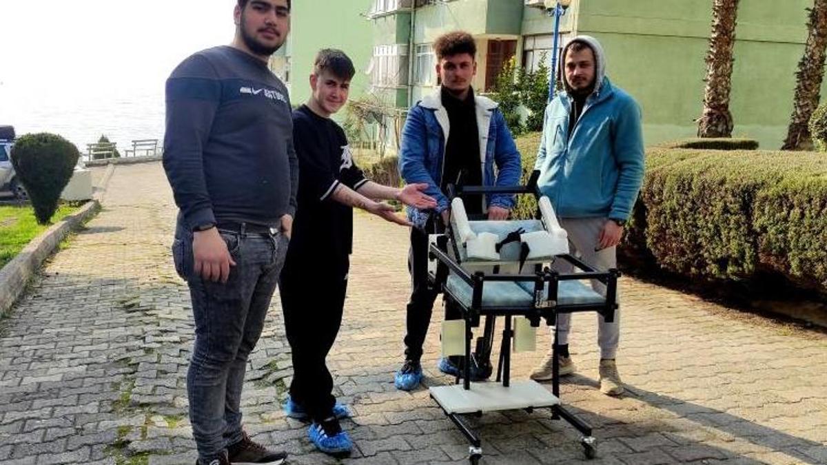 Öğrenciler, engellilerin hayatını kolaylaştıracak cihaz yaptı