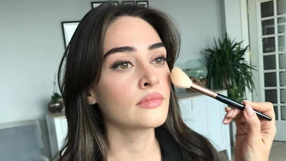 Esra Bilgiç'ten 'Süslü Korkuluk' açıklaması!