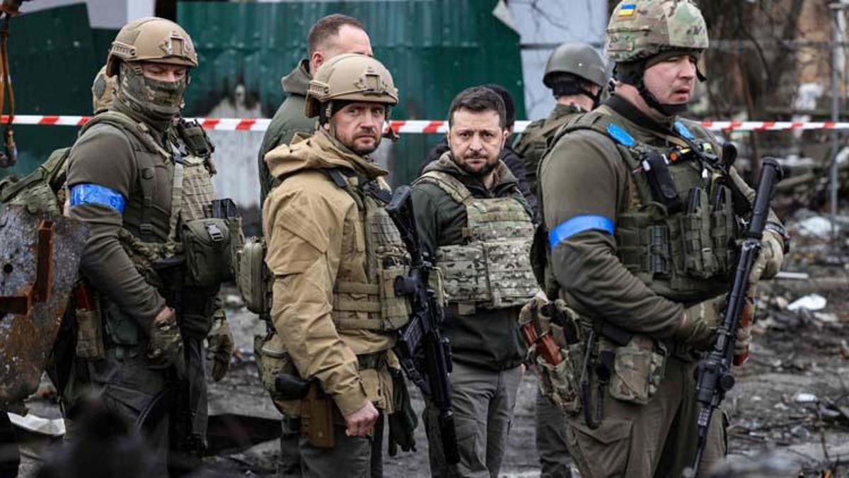 Zelenskiy, Rus birliklerinden temizlenen Bucha’yı ziyaret etti