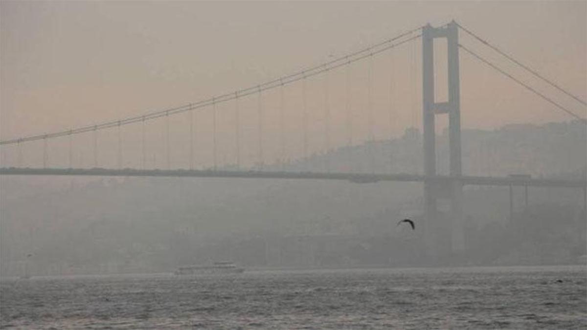 İstanbul Boğazı sis nedeniyle gemi trafiğine kapatıldı