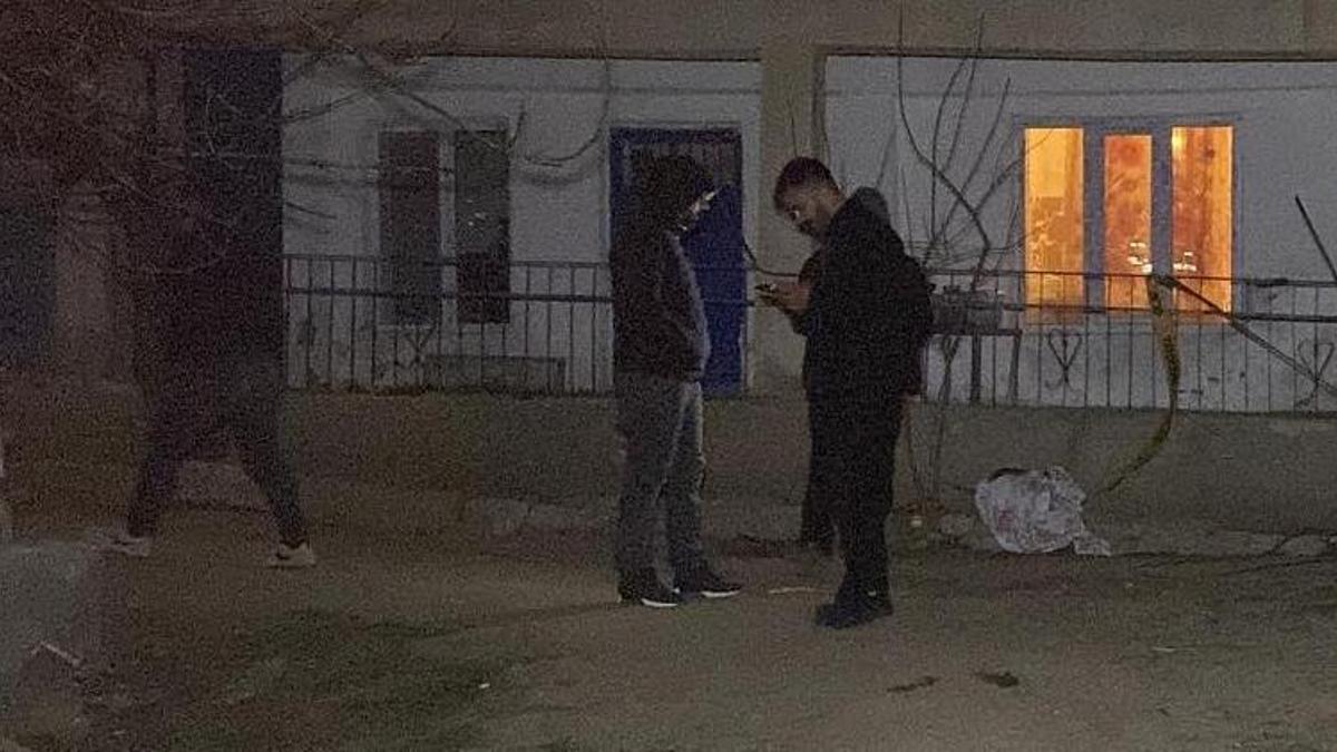 Mezarlıkta korkunç olay! Annesini ve abisini öldürüp intihar etti