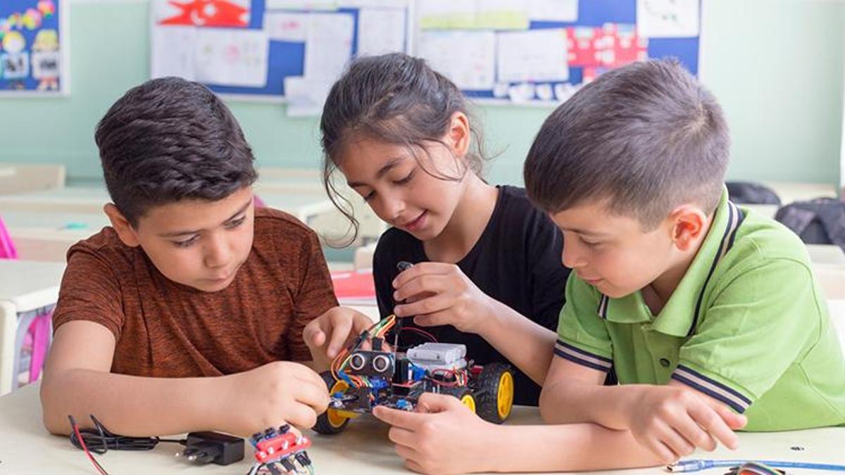 Çocukluk çağında akran ilişkileri