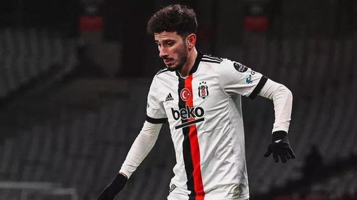 Beşiktaş'ta 3 futbolcu ile yollar ayrılıyor!