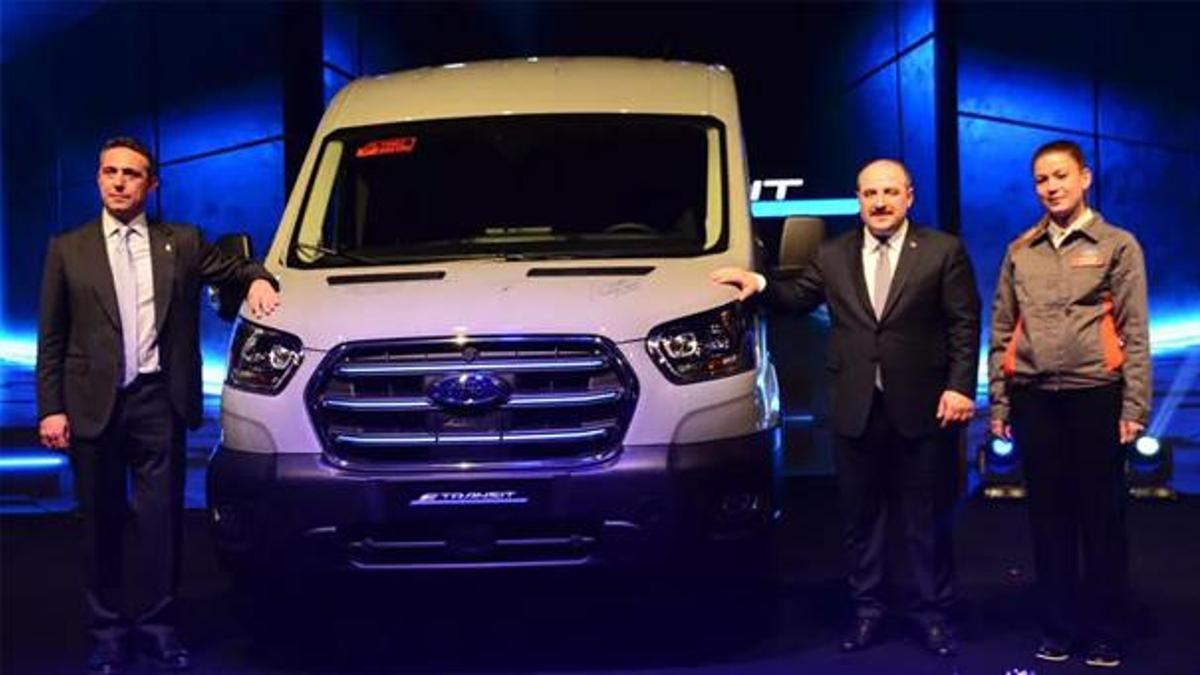 Türkiye'de üretildi! İlk elektrikli ticari aracı hattan indirildi