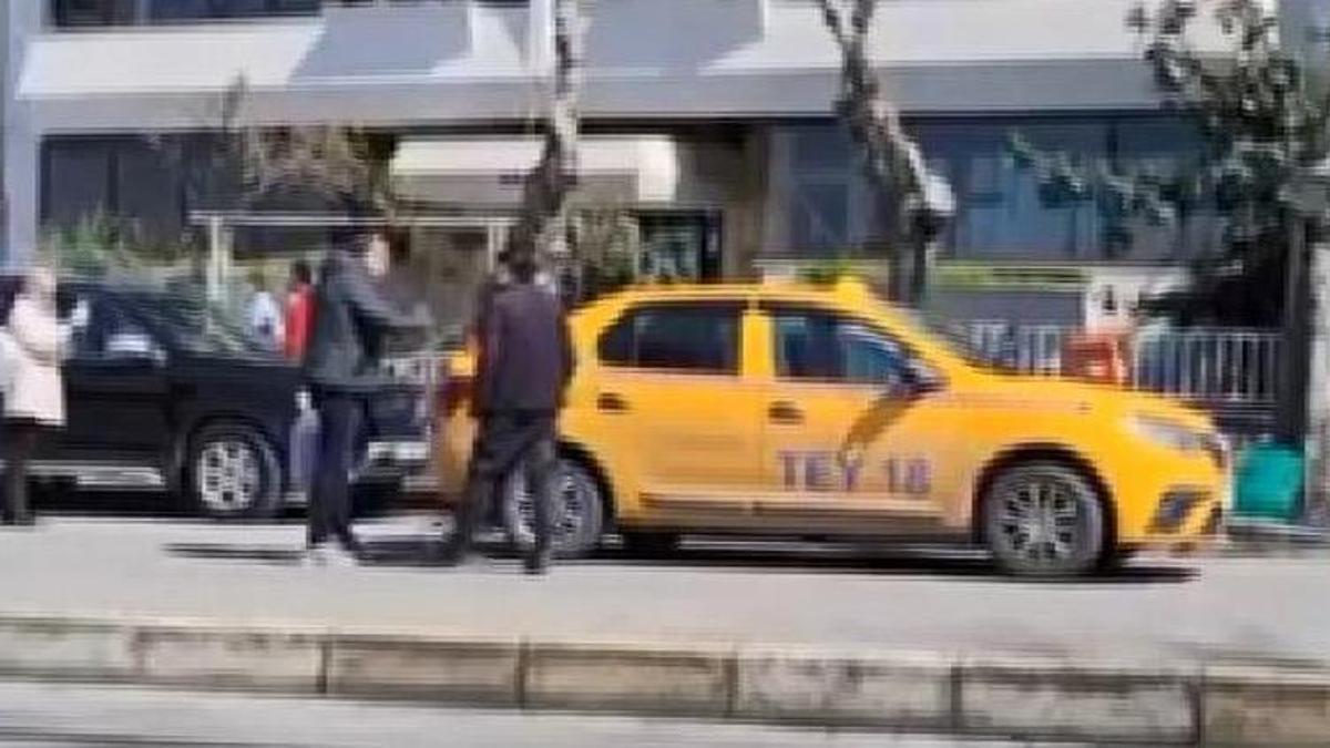 Taksinin kapısını 'sert kapattın' tartışması