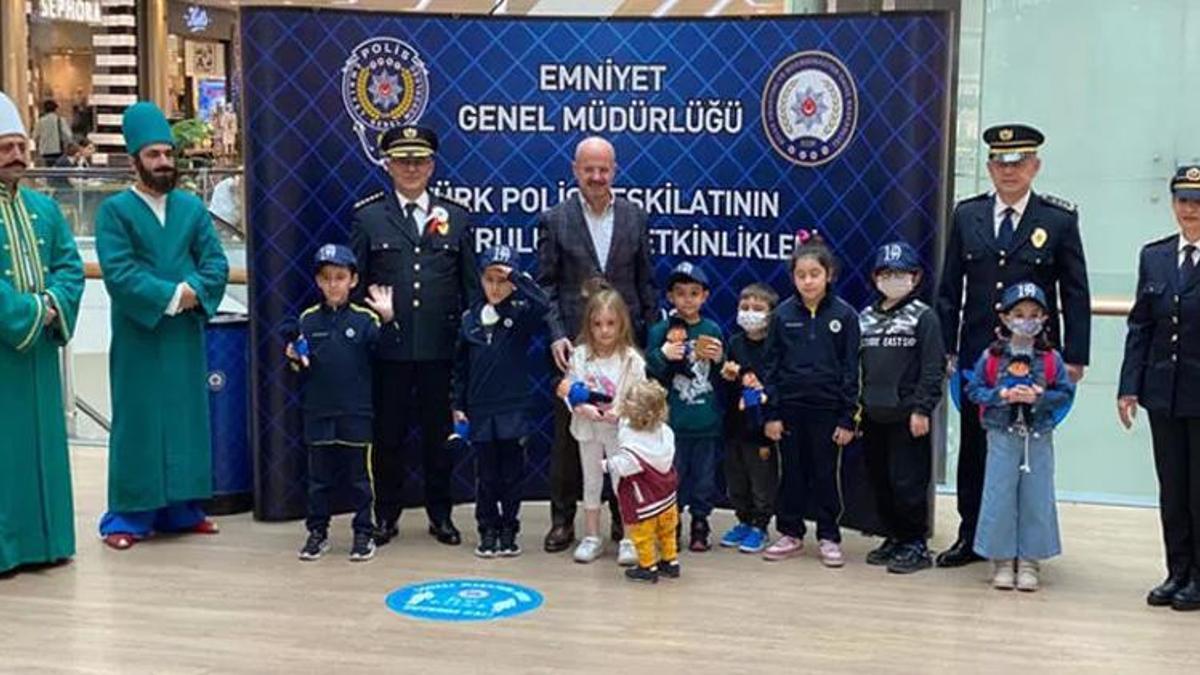 Ankara'da geçmişten bugüne polis kıyafetleri tanıtıldı