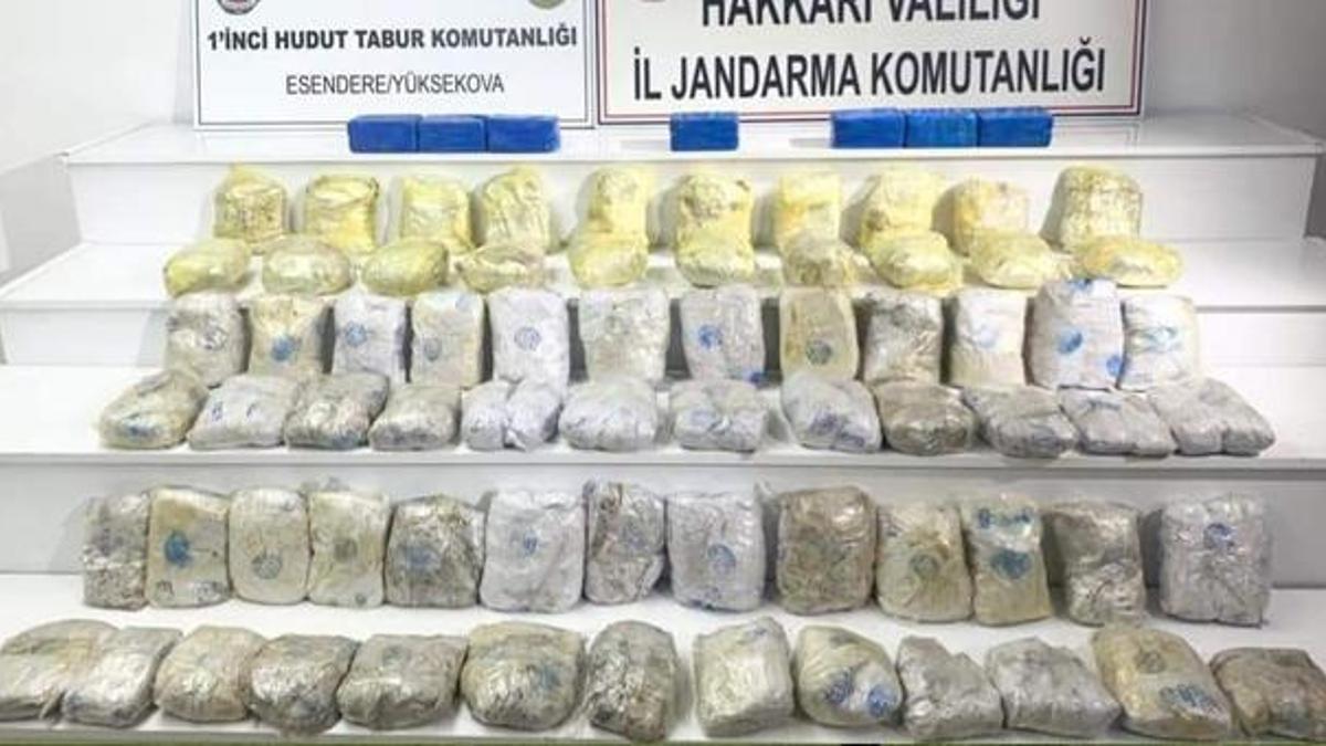 Hakkari'de zehir tacirlerine darbe: 127 kilogram eroin ele geçirildi