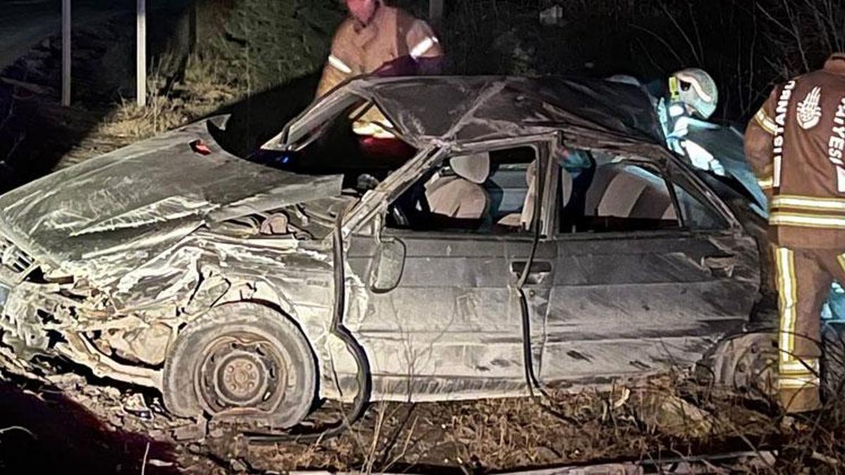 Arnavutköy'de 2 otomobil çarpıştı: 4 yaralı