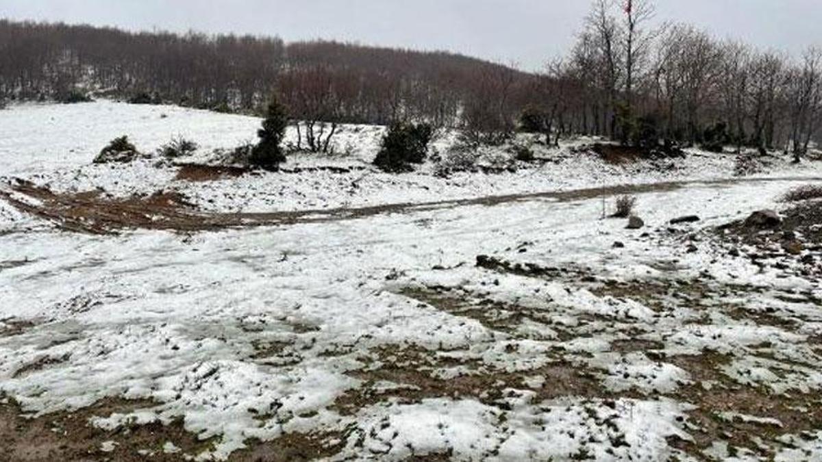 Tekirdağ'ın yükseklerine kar yağdı