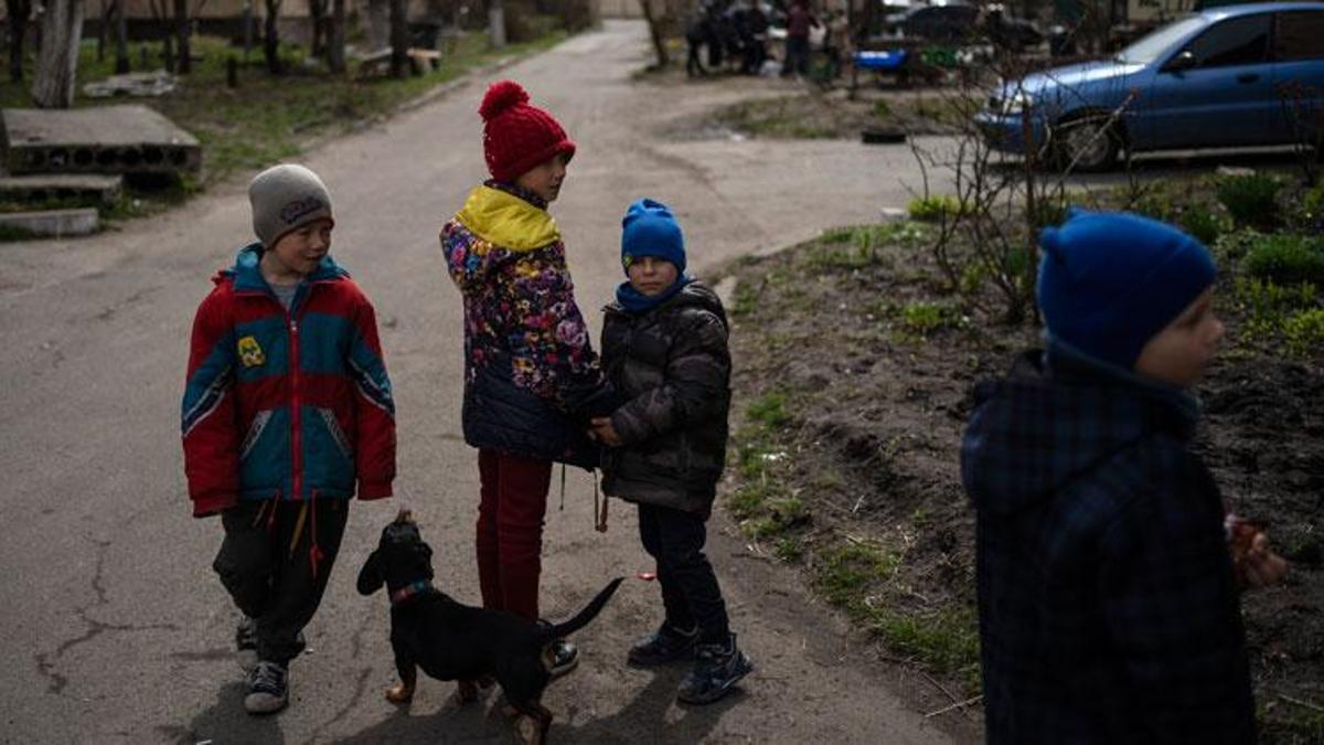 UNICEF: Ukraynada 4,8 milyon çocuk yerinden edildi