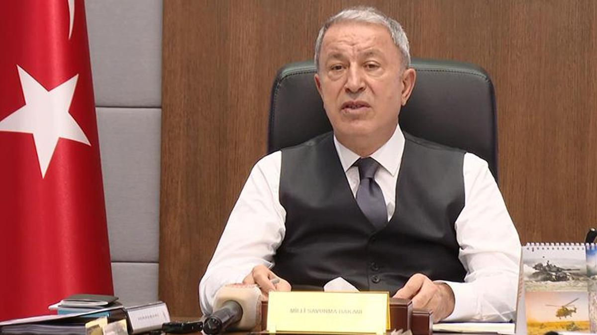 Karadeniz'de tespit edilen mayınlara ilişkin Bakan Akar'dan açıklama