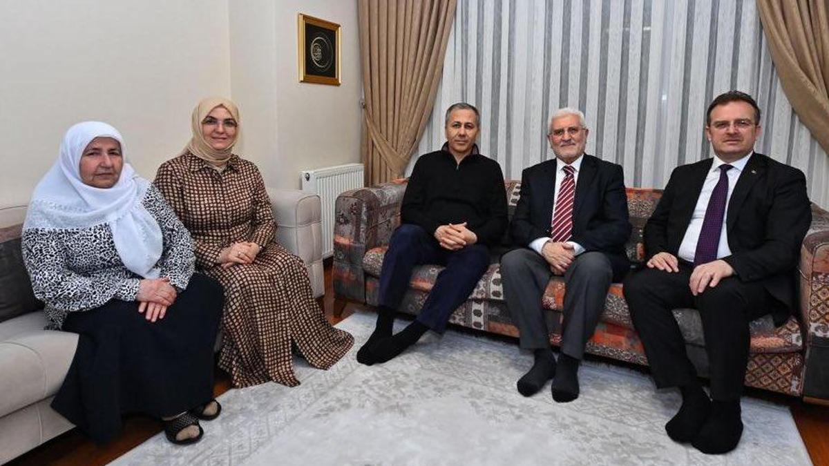 İstanbul Valisi Yerlikaya, Şehit Savcı Kiraz'ın ailesi ile iftar yaptı