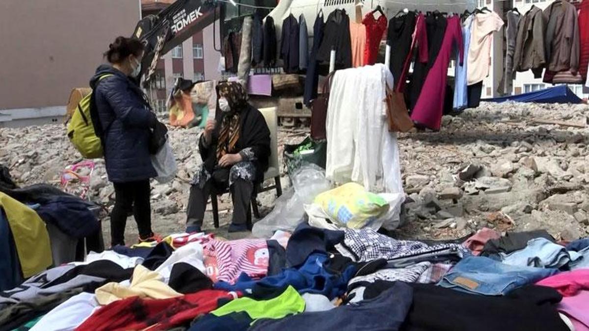 Avcılar'da pazarda buldozer reyonu