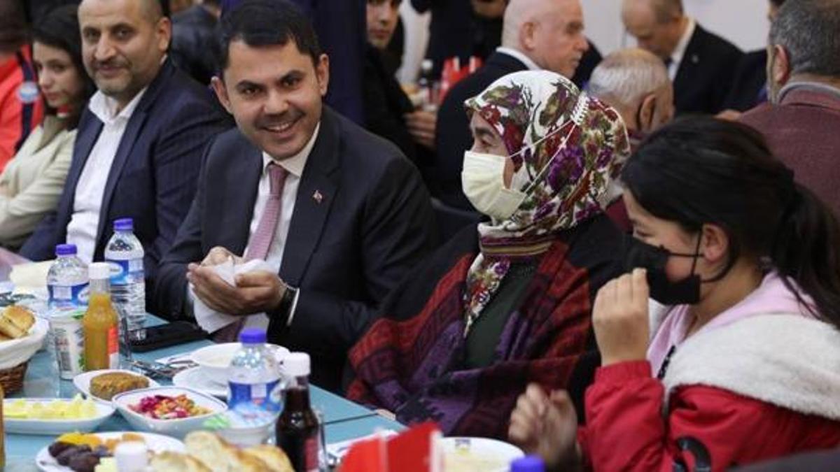 Bakan Kurum, şehit ve gazi aileleriyle iftarda bir araya geldi