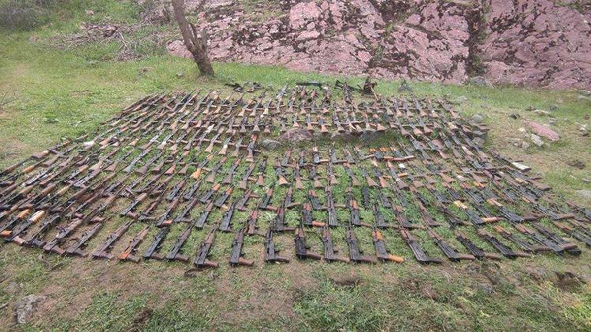 Irak'ın kuzeyinde PKK'ya ait çok sayıda silah ele geçirildi