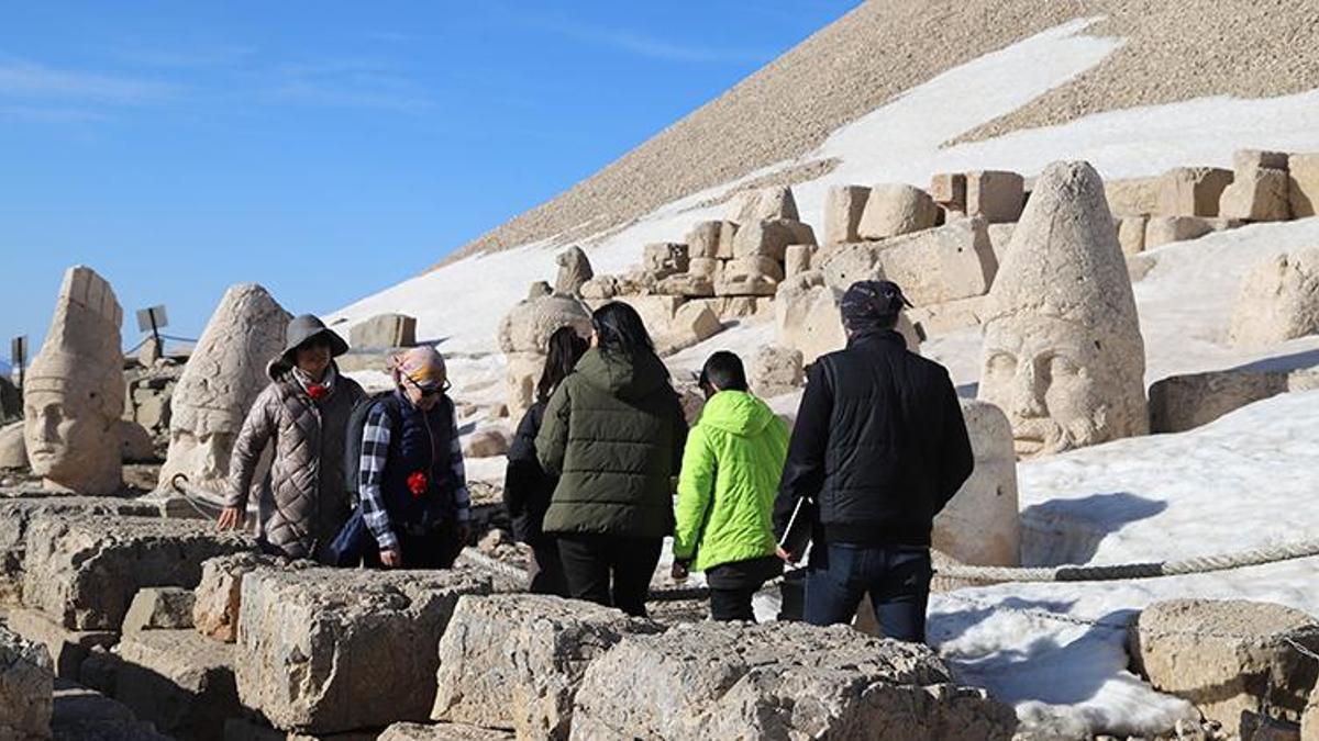 Nemrut Dağı’nda turizm sezonu açıldı