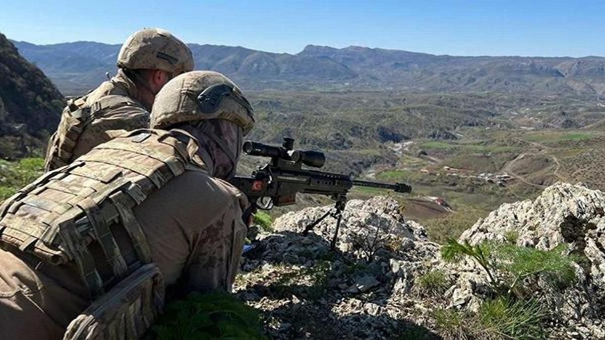 Pençe-Kilit Operasyonu başladı! Komadolar harekete geçti, Bakan Akar'dan son dakika açıklaması