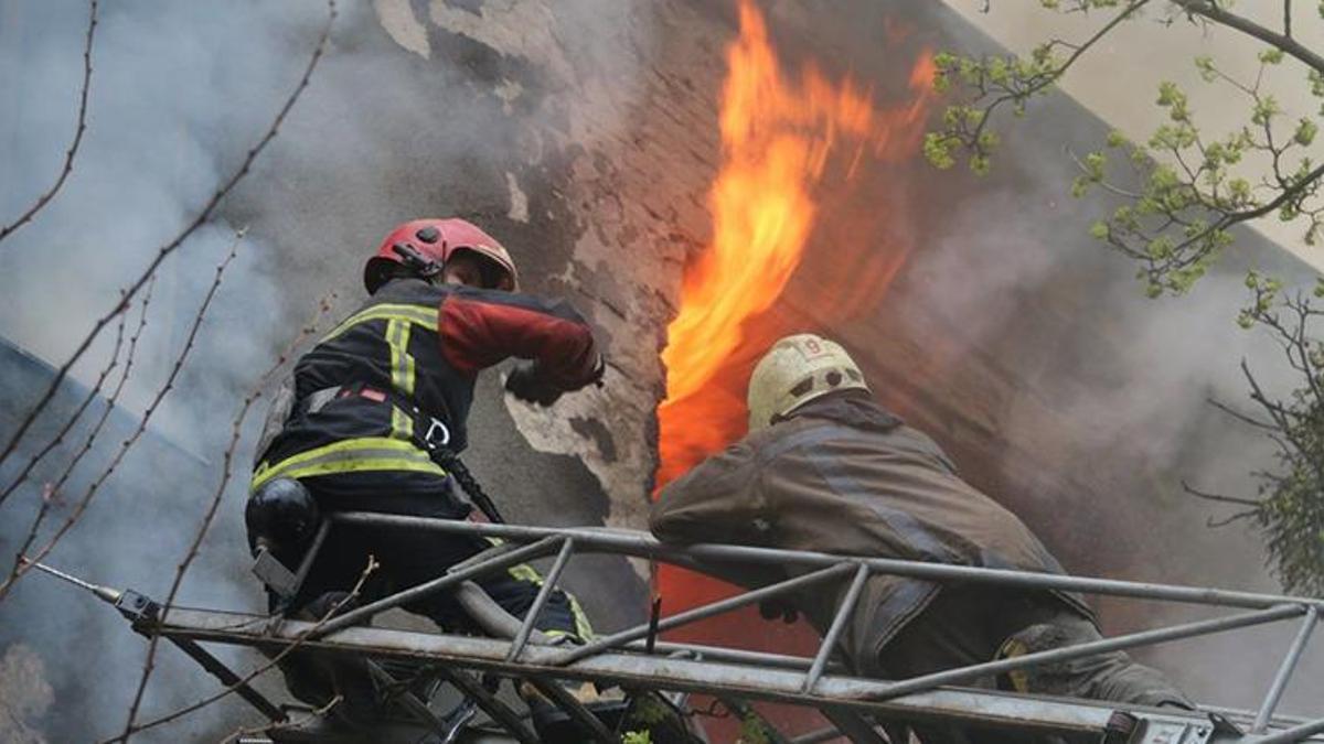 Rus birlikleri Harkiv’i yine bombaladı