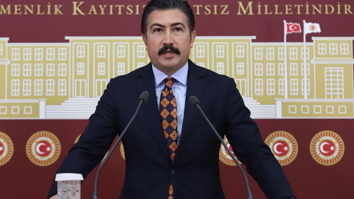 AK Parti'li Özkan: Göçmen meselesini istismar etme gayretindeler