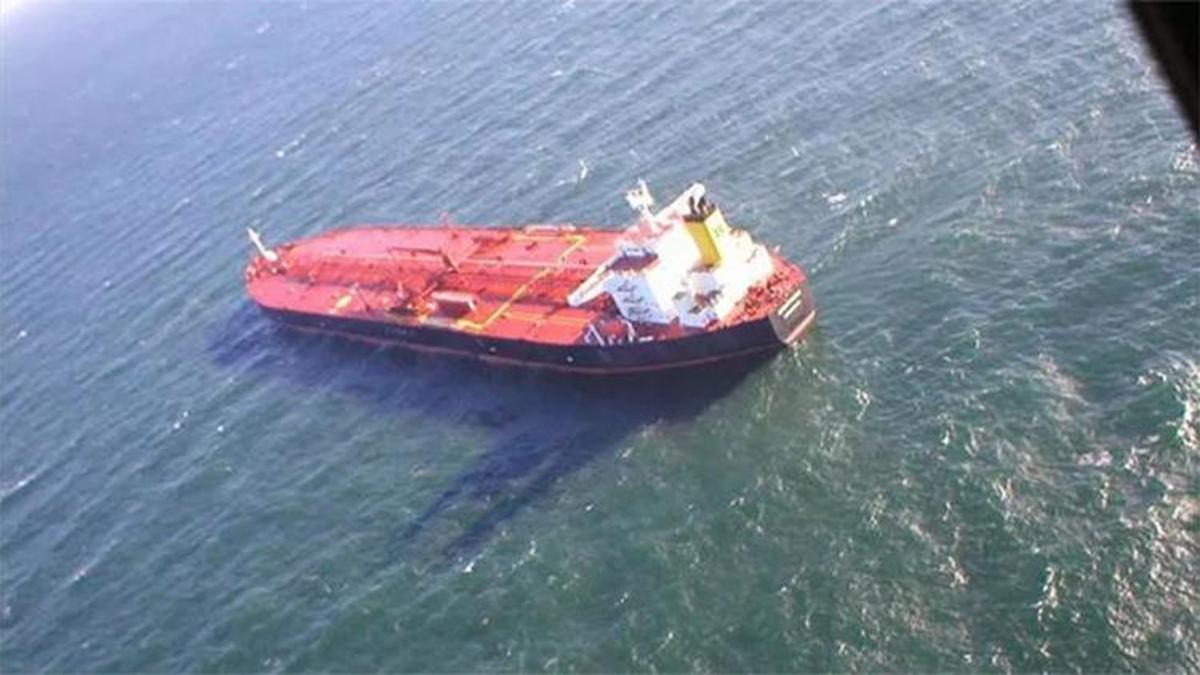 Yunanistan, Rus petrol tankerine el koydu!