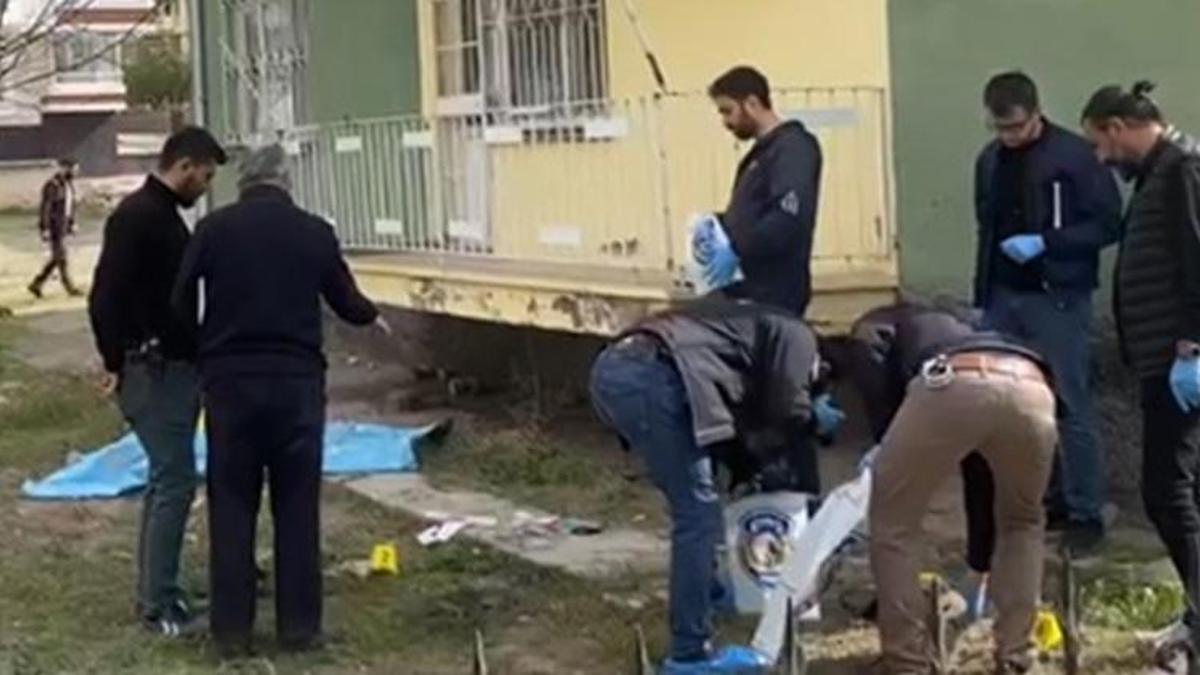 İki katlı binanın bahçesinde ölü bulundu