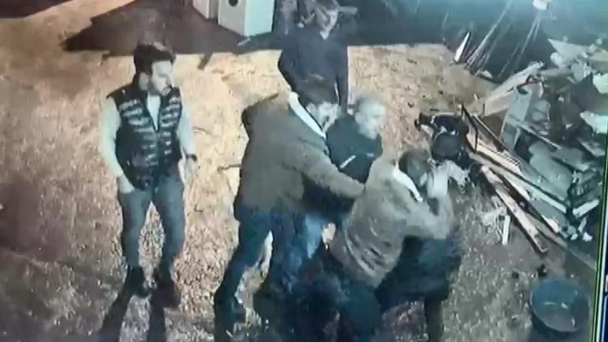 Sultanbeyli'de "park etme" kavgası