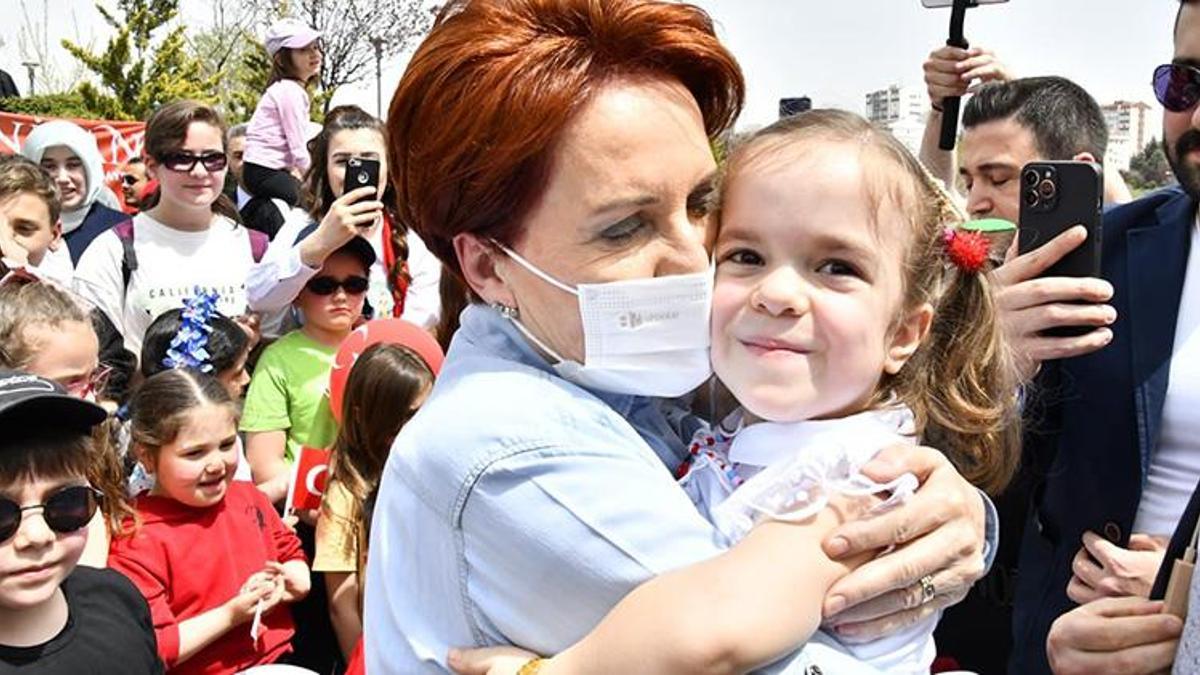 Meral Akşener, 23 Nisan'ı çocuklarla kutladı