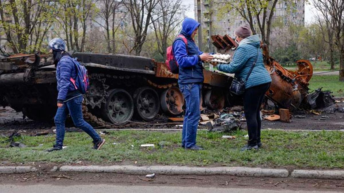Rusya Odessa’daki çok katlı binayı roketle vurdu