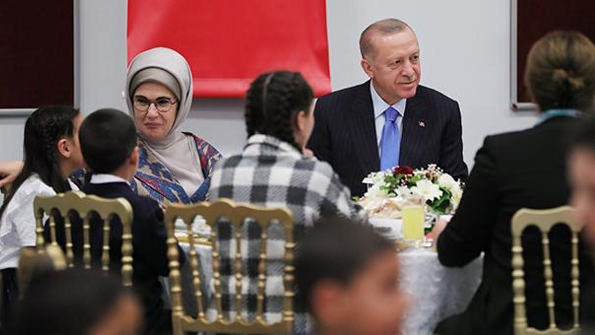 Cumhurbaşkanı Erdoğan çocuklarla iftar yaptı