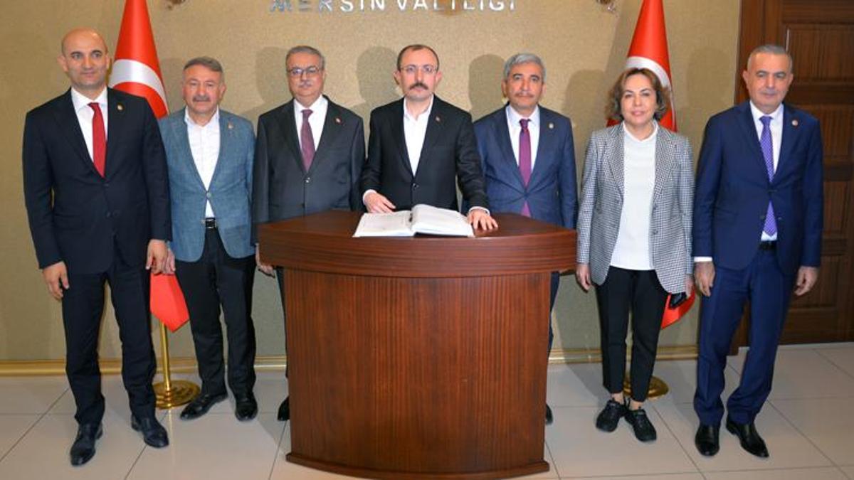 Bakan Muş, Mersin'de