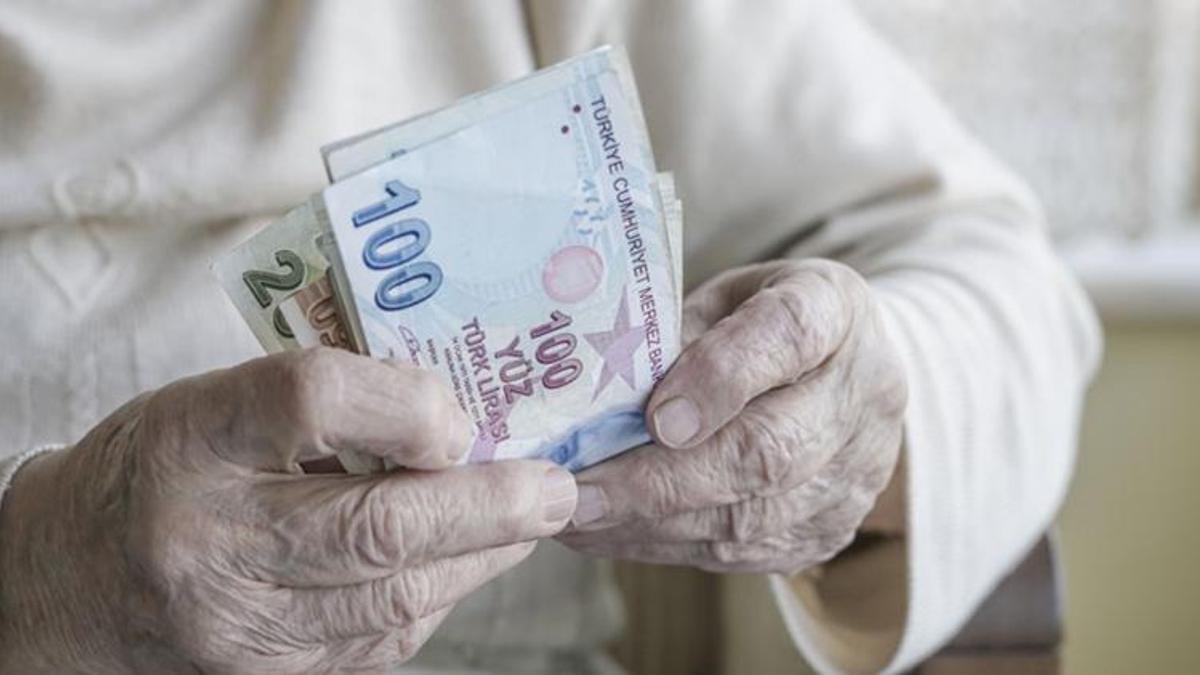 Yaşlılık maaşı bayramdan önce yatacak mı? 65 yaş maaşı ne zaman hesaba yatar?
