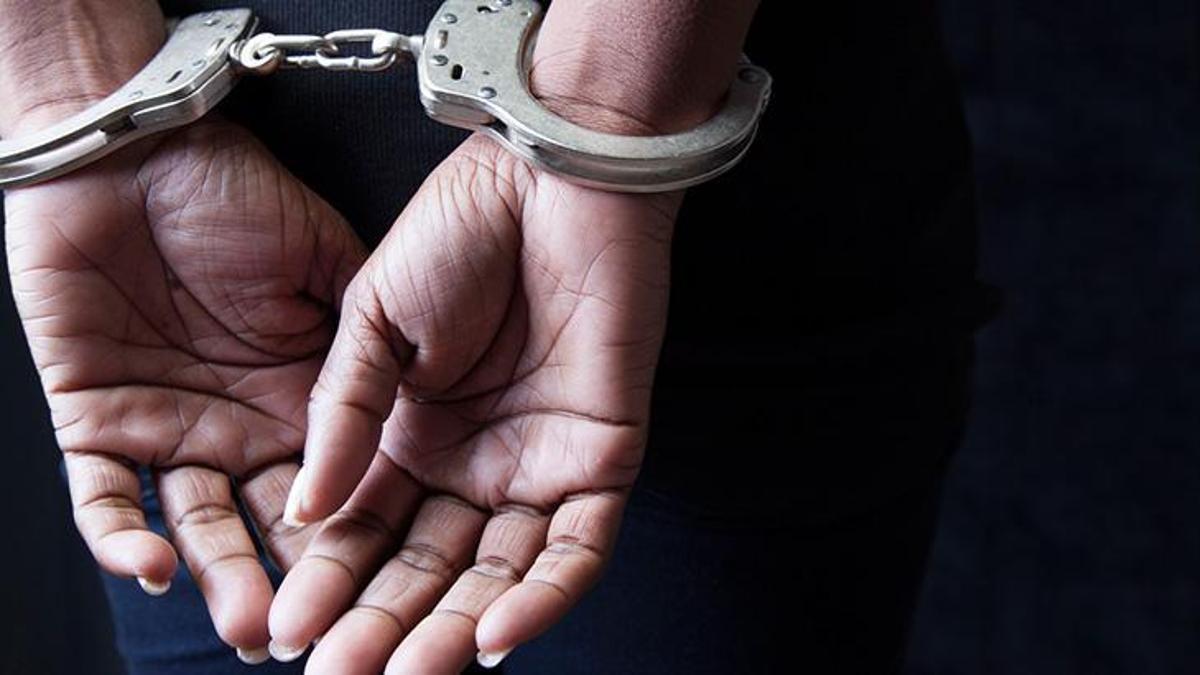 16 ayrı suçtan aranan kadın İzmir’de yakalandı!