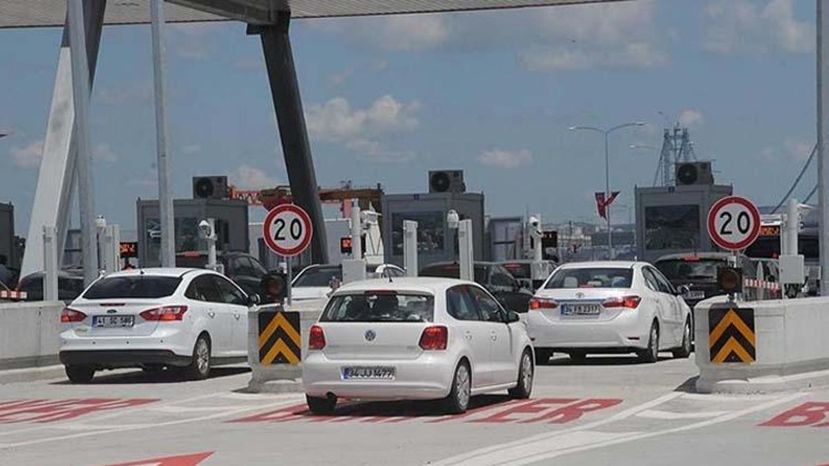 Bayramda hangi yollar ücretsiz, köprüler ve otoyollar bedava? Yap İşlet Devret otoyolları ve köprüleri hangileri? Bayramda ücretsiz otoyollar ve köprüler listesi!
