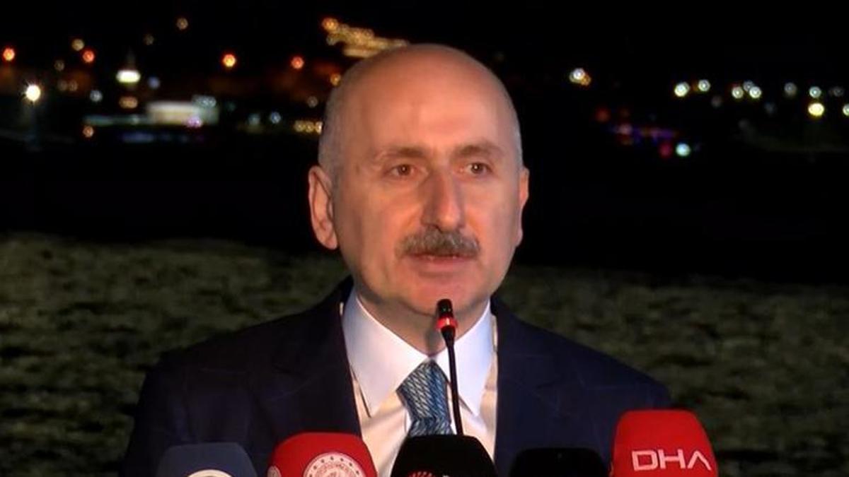 Ulaştırma ve Altyapı Bakanı Adil Karaismailoğlu Kıyı Emniyeti personeliyle iftar yaptı