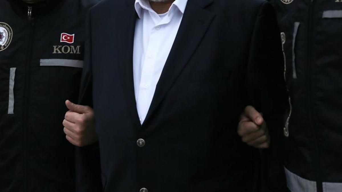 FETÖ'nün 'kaset kumpası' davasında sanıklara ceza yağdı
