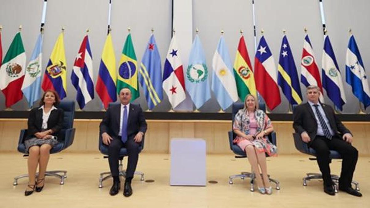 Dışişleri Bakanı Çavuşoğlu, Parlatino Başkanı Giacoppo ile görüştü