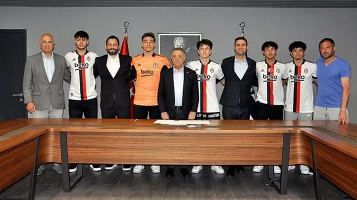 Beşiktaş beş futbolcuyla sözleşme imzaladı!