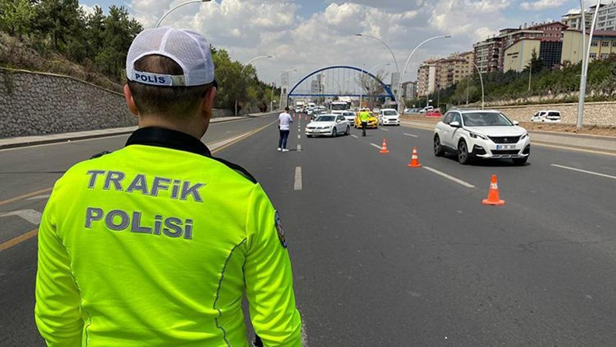 Ankara'da bayram öncesi 1500 polisle trafik denetimi