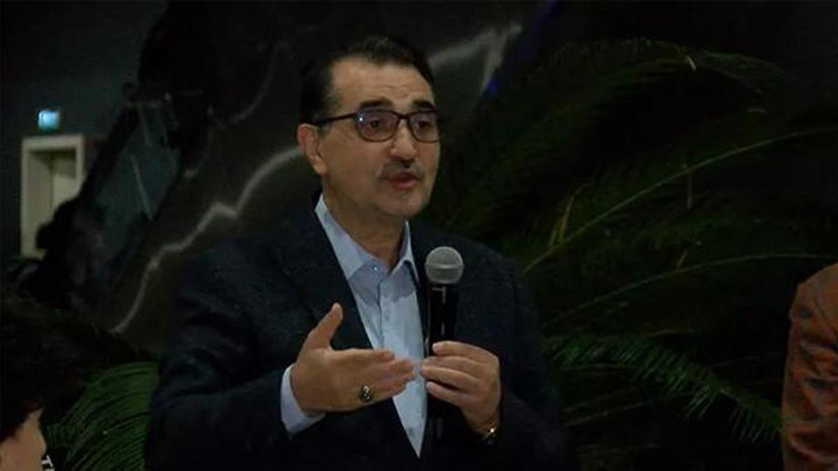 Bakan Dönmez gençlerle iftar programında buluştu