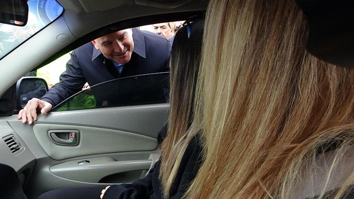 Bakan Soylu'dan uyarı! 'Araç kullanırken telefonla konuşmayın, emniyet kemerinizi takın'