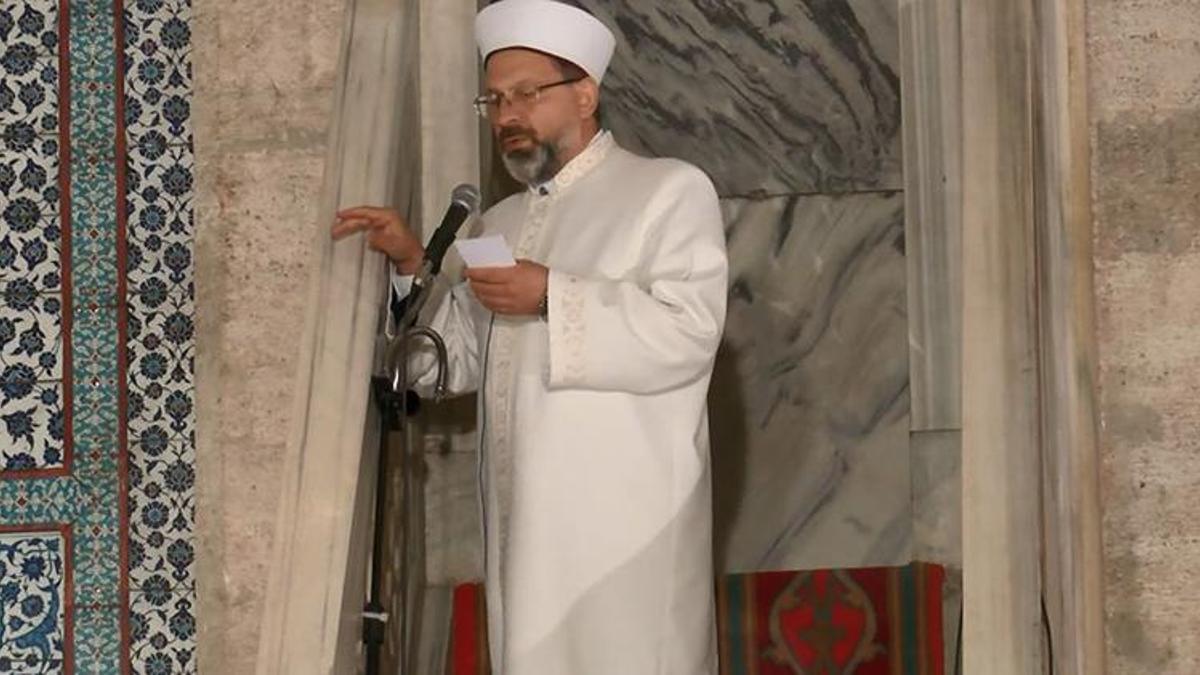 Ali Erbaş'tan Süleymaniye Camii'nde İngilizce hutbe
