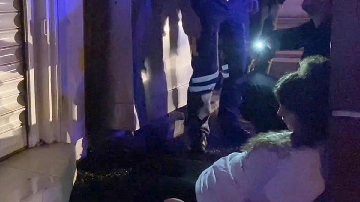 Acil serviste tedavisini bırakıp kaçan genç kız, hastane girişinde bayıldı