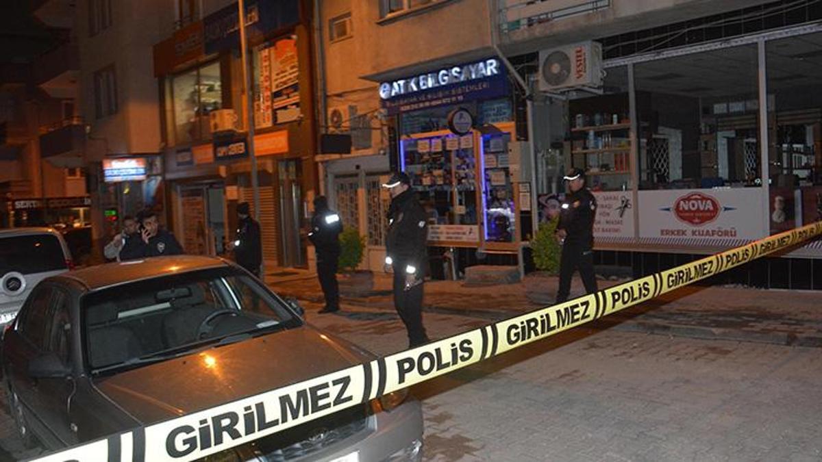 Polis eğlence mekanı çıkışı havaya ateş açtı; kurşunlar eve isabet etti! Açığa alındı