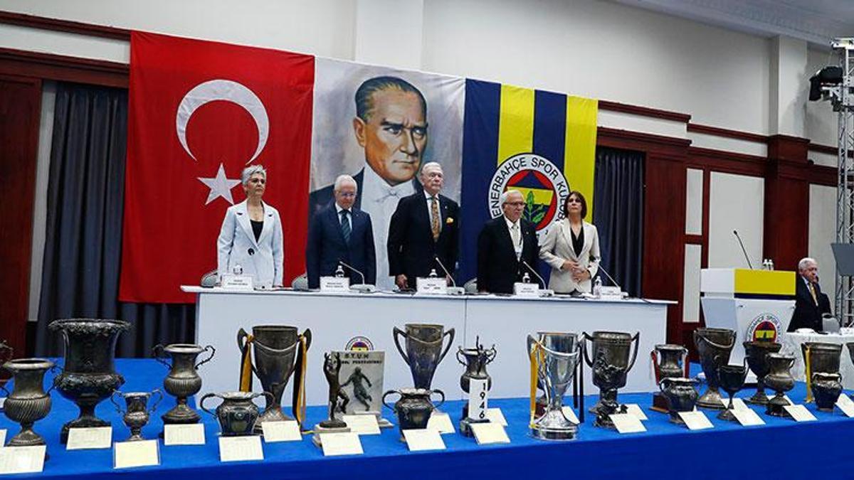 "Fenerbahçe Kulübü kabadayıların yeri değildir" dedi salondan atıldı!